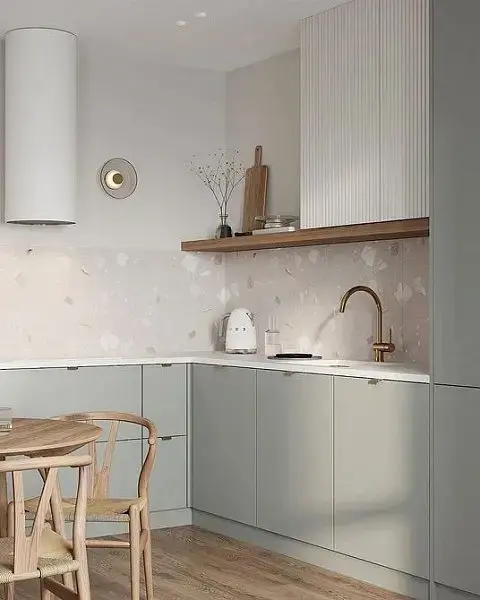 Маленькая кухня серого цвета