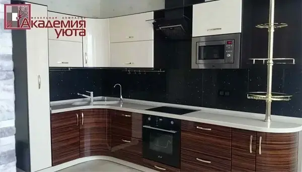 Угловые кухонные шкафы коричневого цвета