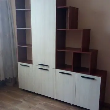 Стеллаж в гостиную 013 фото №1